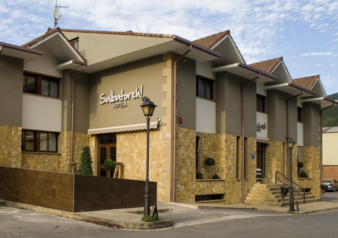 Hotel Salbatoreh Beasain Zewnętrze zdjęcie